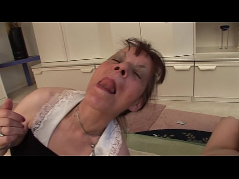 ❤️ Zwei Großmütter und ein Großvater haben einen Dreier ❤❌ Fucking video bei uns de.hentaibar.ru ❌️